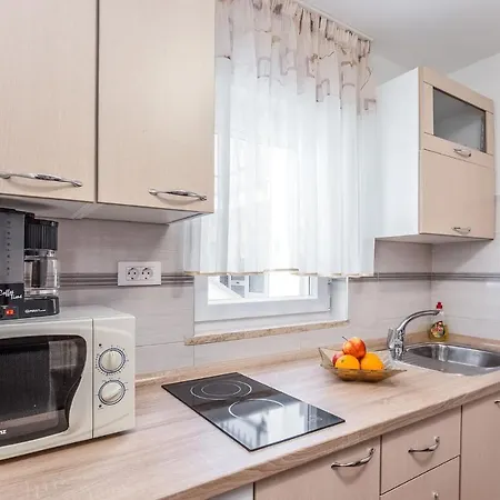 Apartment Ivana B4 N1 *